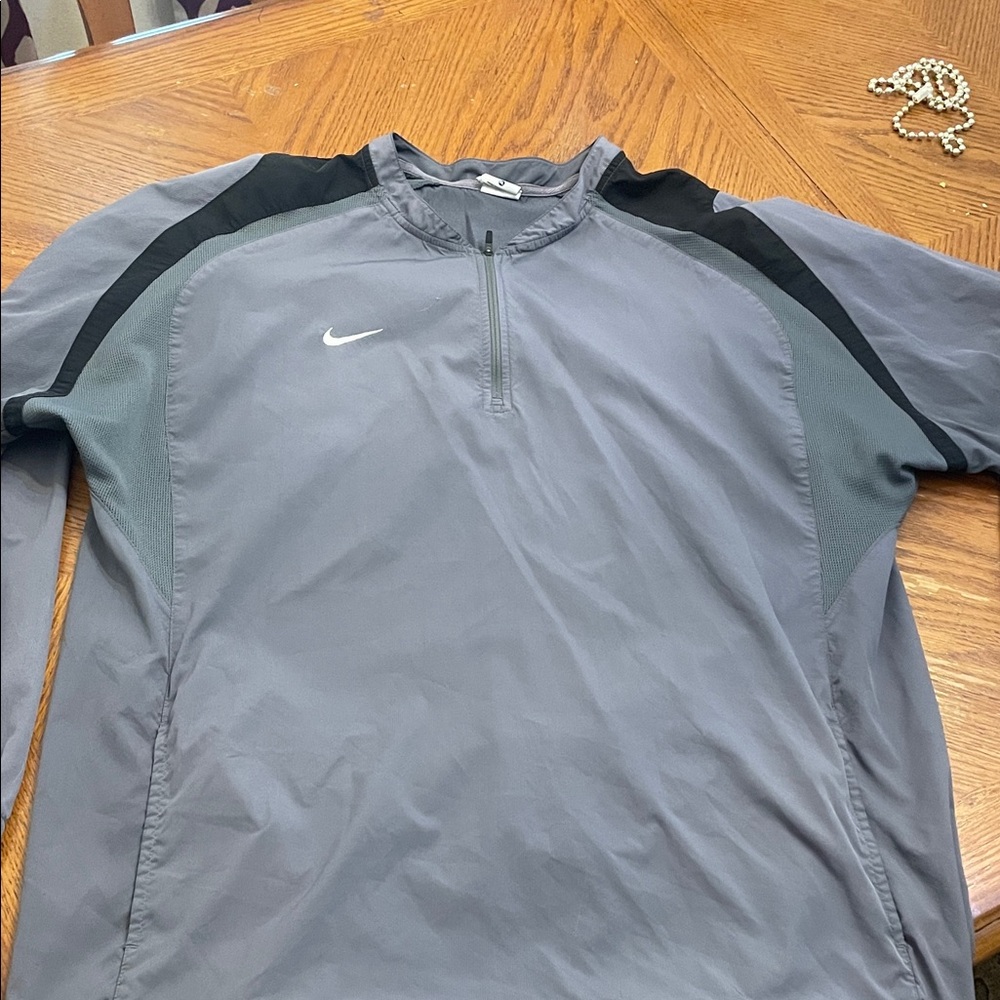 Nike Men's Gray Windbreaker with Black Accents